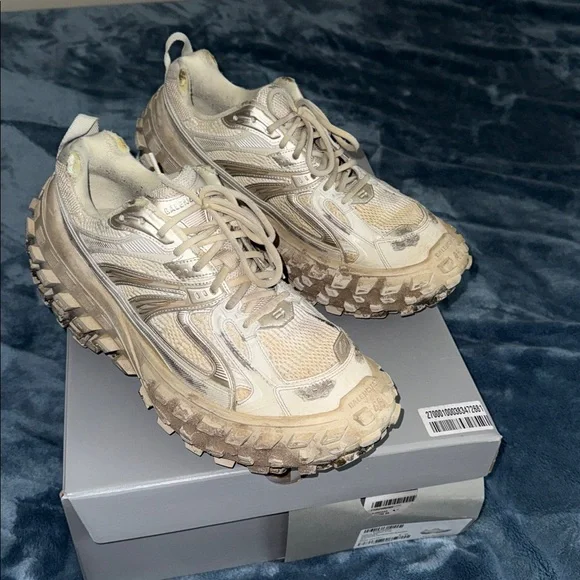 Balenciaga DESTROYED defender sz 46 - Picture 2 of 16